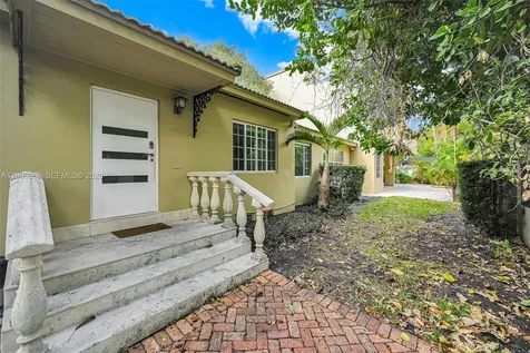 3040 Lucaya Street Miami FL 33133