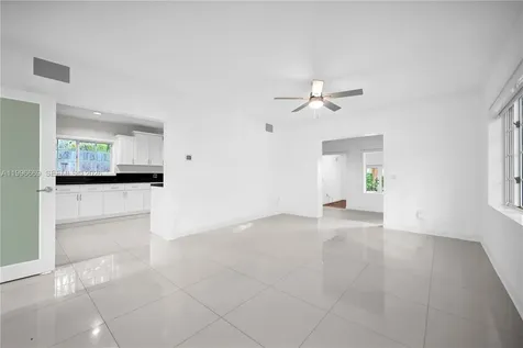 3040 Lucaya Street Miami FL 33133