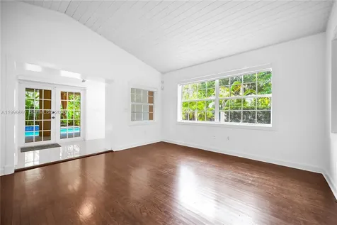3040 Lucaya Street Miami FL 33133