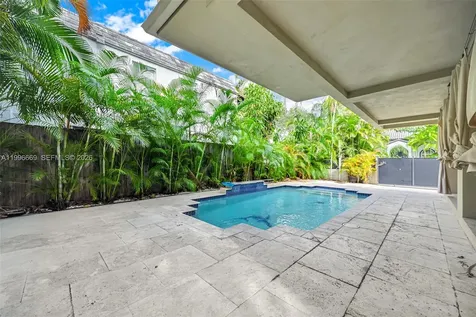 3040 Lucaya Street Miami FL 33133