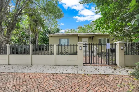 3040 Lucaya Street Miami FL 33133