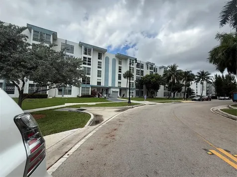 17560 Atlantic Boulevard Sunny Isles Beach FL 33160