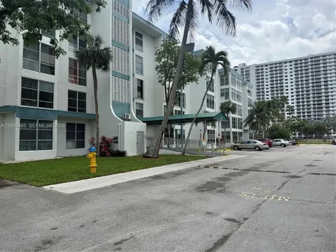 17560 Atlantic Boulevard Sunny Isles Beach FL 33160