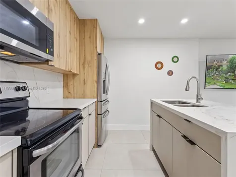 10017 SW 23rd Terrace Miami FL 33165