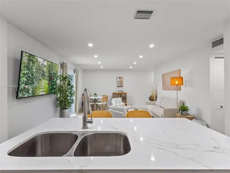 10017 SW 23rd Terrace Miami FL 33165