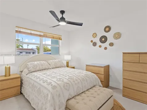 10017 SW 23rd Terrace Miami FL 33165