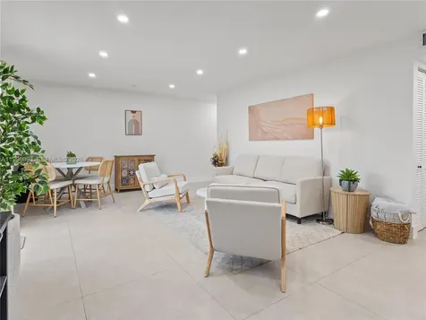 10017 SW 23rd Terrace Miami FL 33165