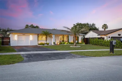12811 SW 9th Place Davie FL 33325