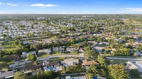 12811 SW 9th Place Davie FL 33325