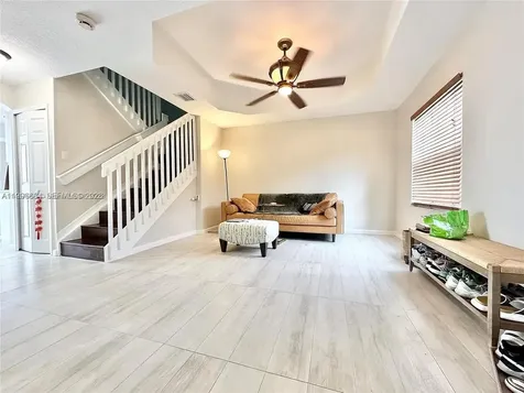 10679 SW 6th Street Pembroke Pines FL 33025