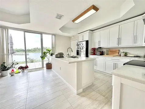 10679 SW 6th Street Pembroke Pines FL 33025
