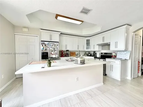 10679 SW 6th Street Pembroke Pines FL 33025