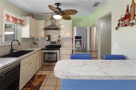 401 N 72nd Avenue Hollywood FL 33024