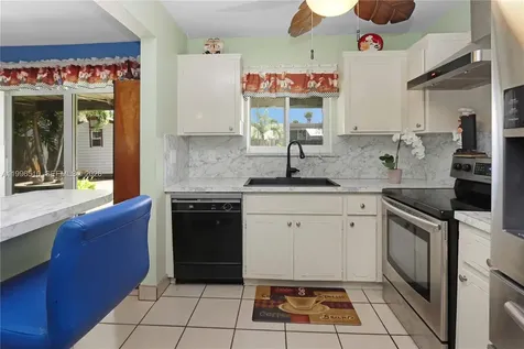 401 N 72nd Avenue Hollywood FL 33024