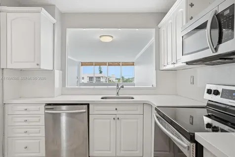 8233 Harding Avenue Miami Beach FL 33141