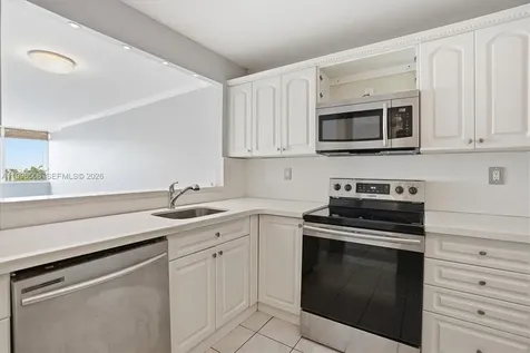 8233 Harding Avenue Miami Beach FL 33141