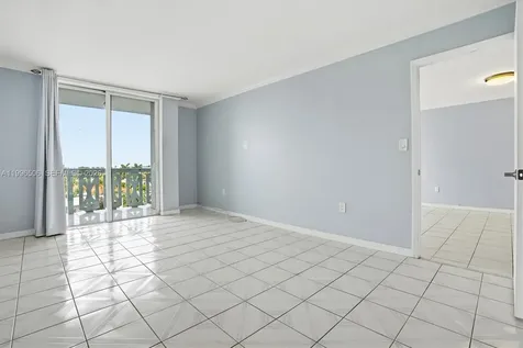 8233 Harding Avenue Miami Beach FL 33141