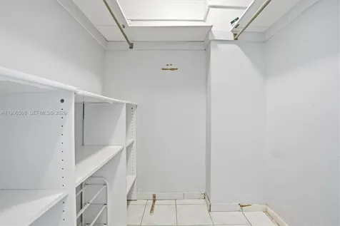 8233 Harding Avenue Miami Beach FL 33141