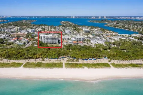 8233 Harding Avenue Miami Beach FL 33141
