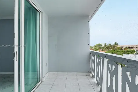 8233 Harding Avenue Miami Beach FL 33141