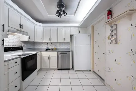 3161 S Ocean Drive Hallandale Beach FL 33009