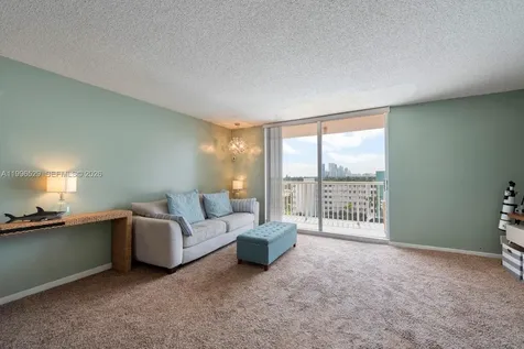 3161 S Ocean Drive Hallandale Beach FL 33009