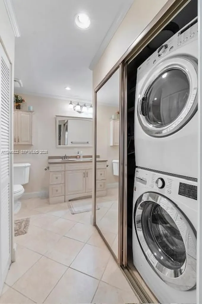 6259 Bay Club Drive Fort Lauderdale FL 33308