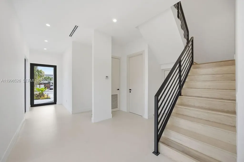 1337 NE 13th Avenue Fort Lauderdale FL 33304