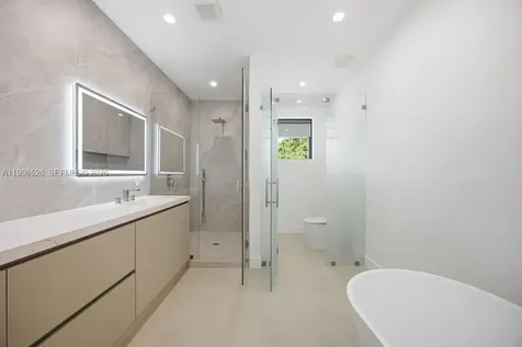 1337 NE 13th Avenue Fort Lauderdale FL 33304