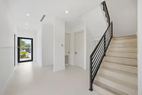 1337 NE 13th Avenue Fort Lauderdale FL 33304