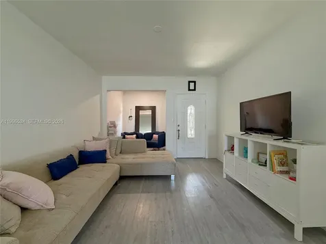 3121-3123 SW 25th Terrace Miami FL 33133