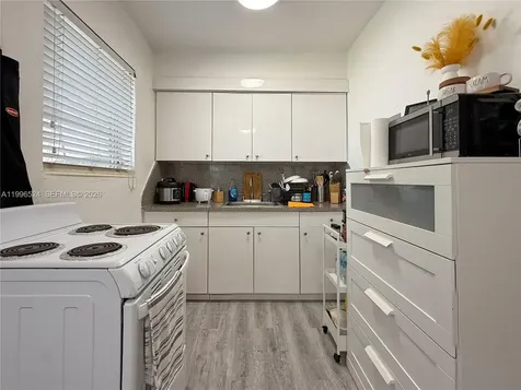 3121-3123 SW 25th Terrace Miami FL 33133