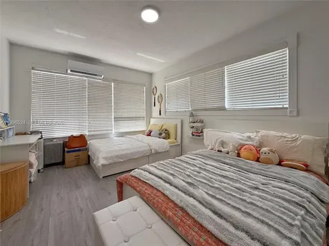 3121-3123 SW 25th Terrace Miami FL 33133