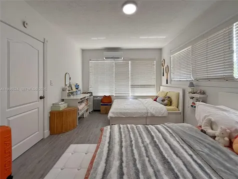 3121-3123 SW 25th Terrace Miami FL 33133
