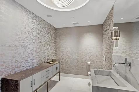 1425 Brickell Avenue Miami FL 33131