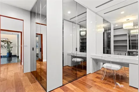 1425 Brickell Avenue Miami FL 33131