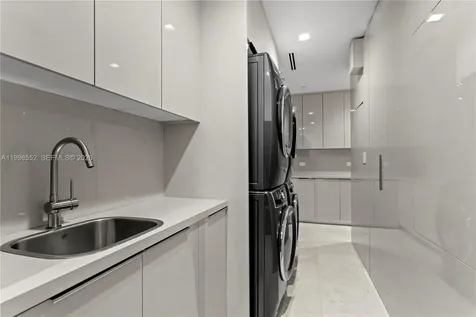 1425 Brickell Avenue Miami FL 33131