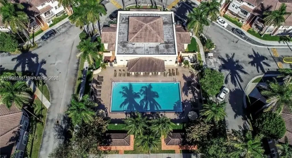 8956 W Flagler Street Miami FL 33174
