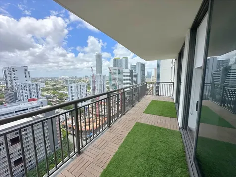 999 SW 1st Avenue Miami FL 33130