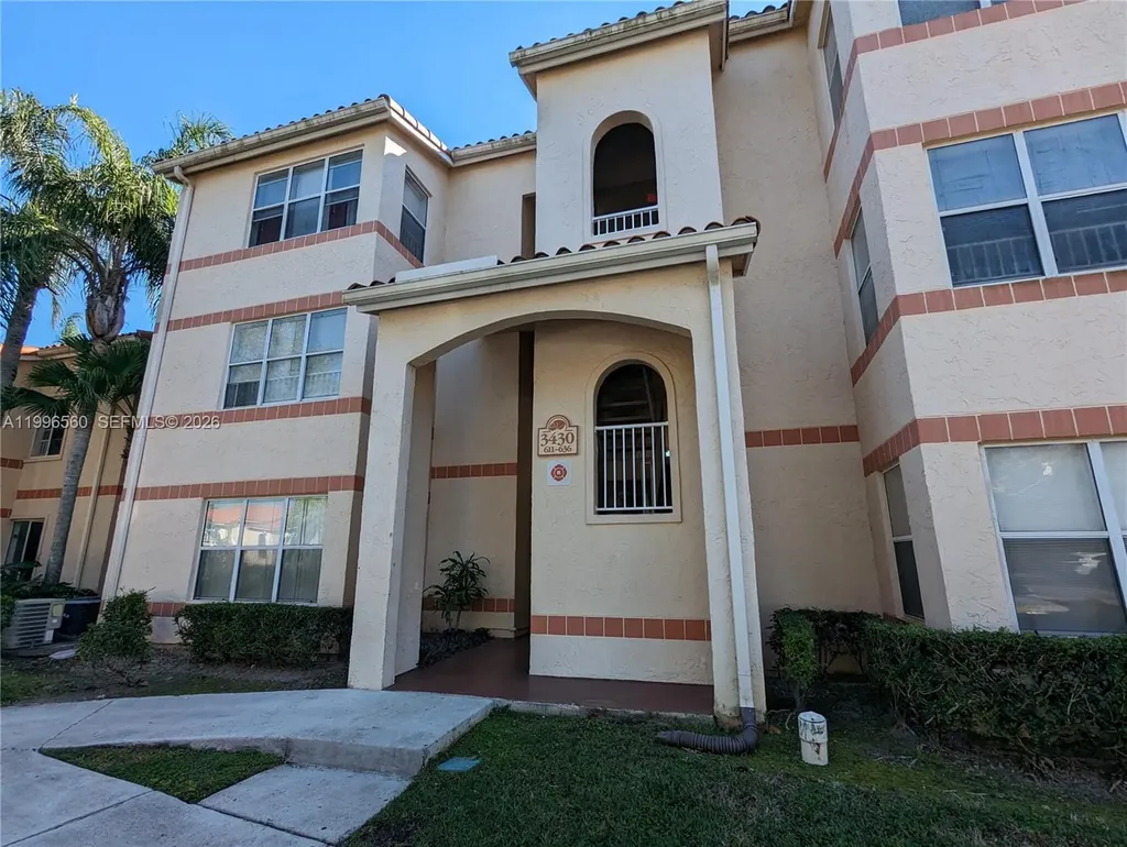 3430 N Pinewalk Drive N Margate FL 33063