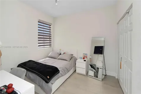 10628 W 33rd Way Hialeah FL 33018
