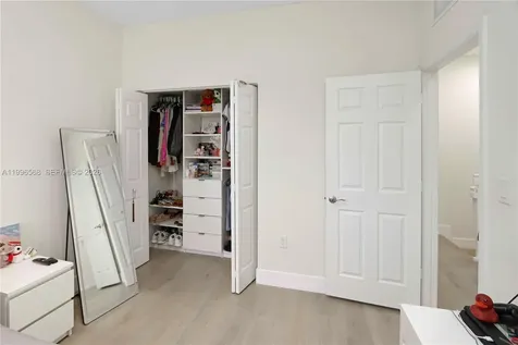 10628 W 33rd Way Hialeah FL 33018