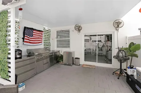 10628 W 33rd Way Hialeah FL 33018