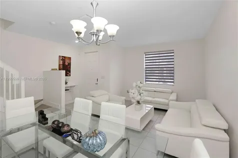 10628 W 33rd Way Hialeah FL 33018