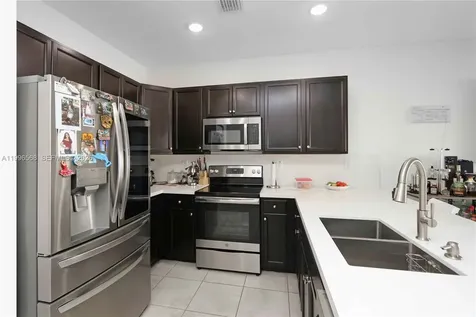 10628 W 33rd Way Hialeah FL 33018