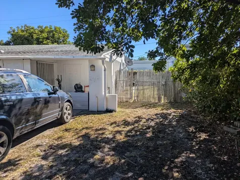 2116 Monroe Terrace Hollywood FL 33020