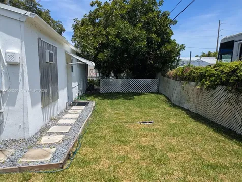 2116 Monroe Terrace Hollywood FL 33020