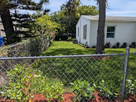 2116 Monroe Terrace Hollywood FL 33020