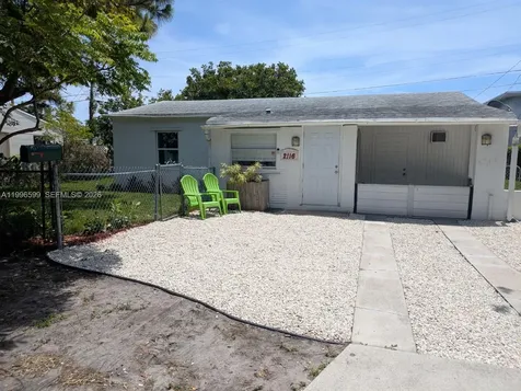 2116 Monroe Terrace Hollywood FL 33020