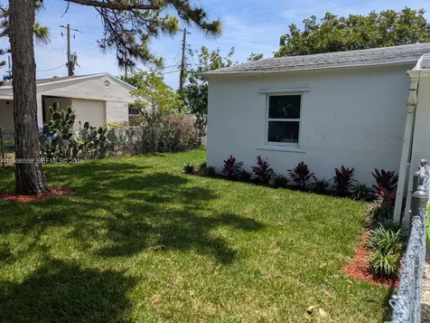 2116 Monroe Terrace Hollywood FL 33020